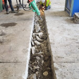 excavation-pour-pose-de-caniveau-et-puisard